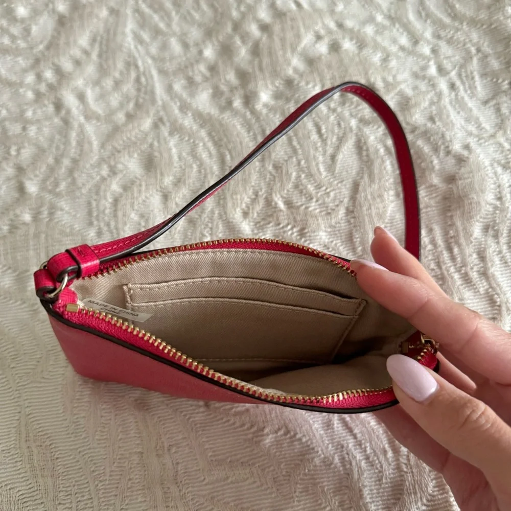NWOT Coach Pink Leather Key Card and Zip Wristlet - Picture 3 of 5